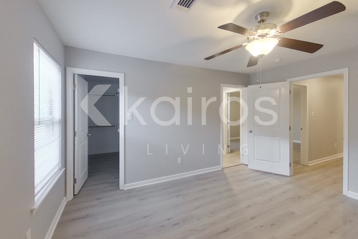 Building Photo - 10114 W 20th St