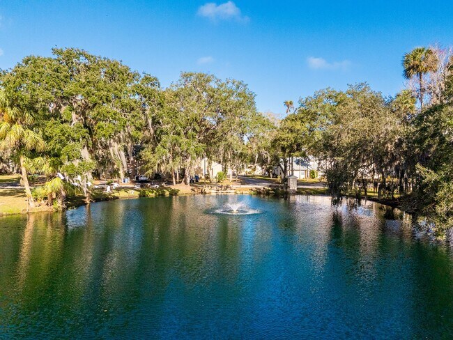 Building Photo - Townhome in the heart of Ormond Beach