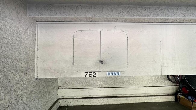 Building Photo - 55 Grenada St