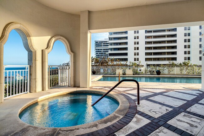 Building Photo - 5310 N Ocean Dr