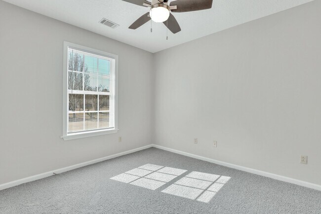 Building Photo - 22 Webb Ct NE