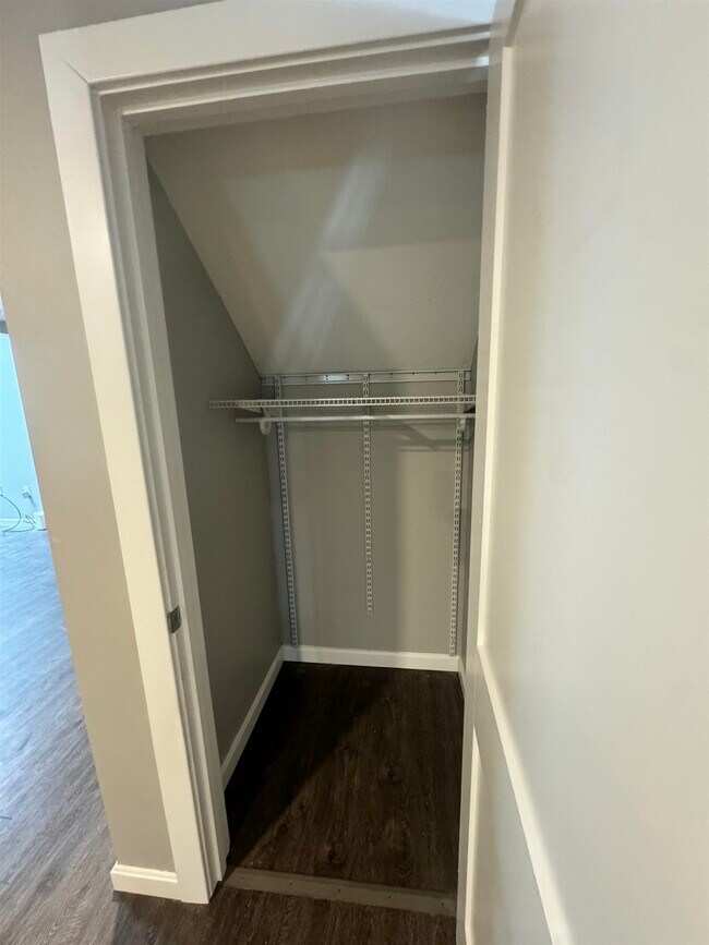 Building Photo - 9 Monarch Wy