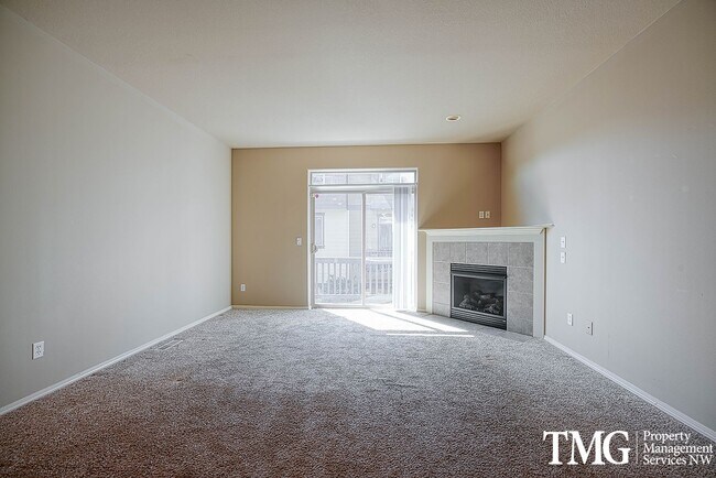 Building Photo - 1495 NE Lockheart Ln