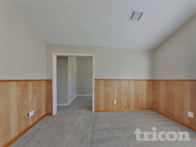 Building Photo - 202 Harris Ct