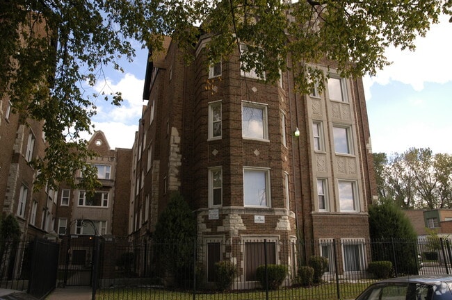 8251-8261 S Ellis Ave - 8251 S Ellis