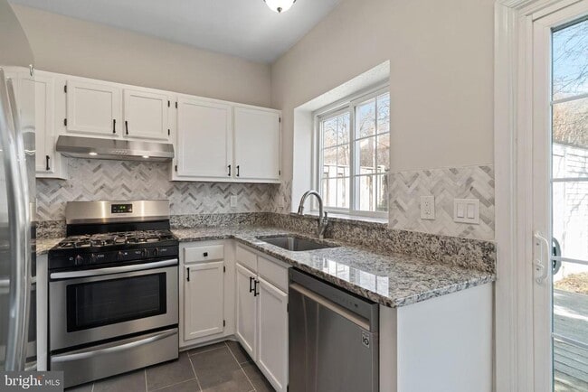 Building Photo - 7115 Strawn Ct