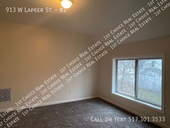 Building Photo - 2-BDR 1-BTH Duplex in Downtown Lansing - N...