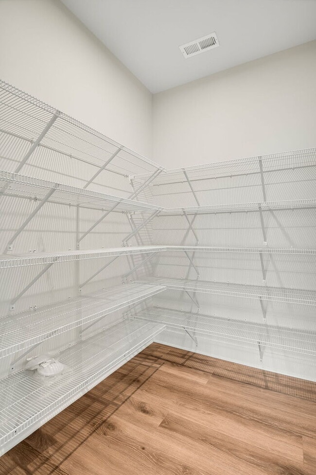 Building Photo - For Rent: Spacious 3-Bedroom Condo in the ...