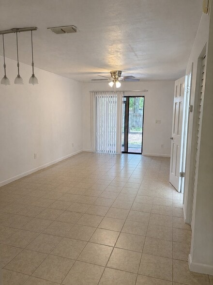 Building Photo - 6736 SW 45th Ave