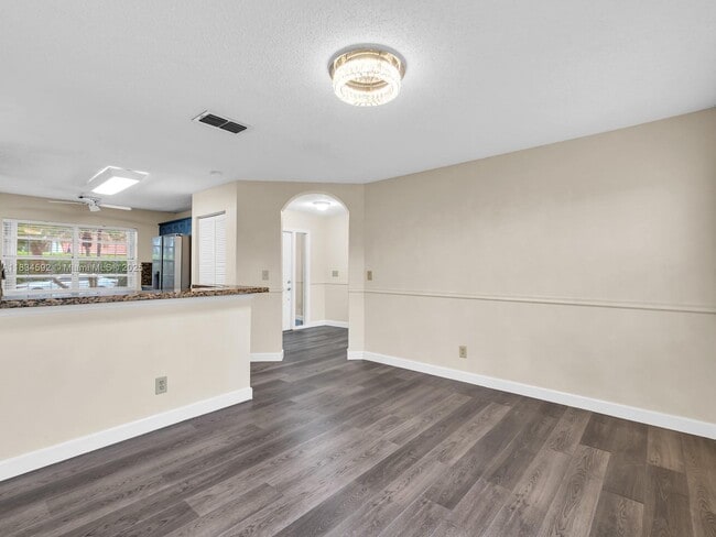Building Photo - 2957 Oak Park Cir