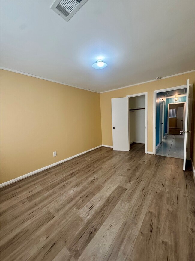 Building Photo - 8418 Hazen St