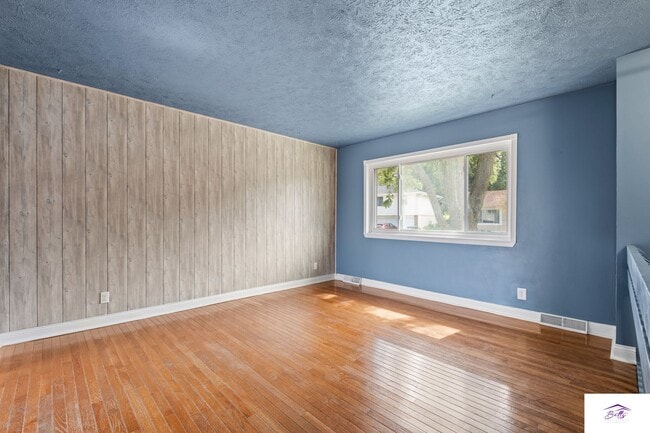 Building Photo - WELCOME HOME!