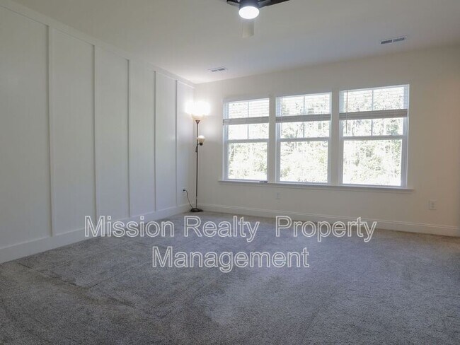 Building Photo - 10860 Farmstead Ml Ln