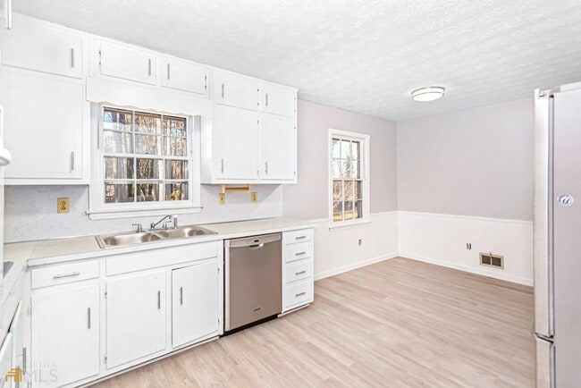 Building Photo - 4437 Casco Way NW