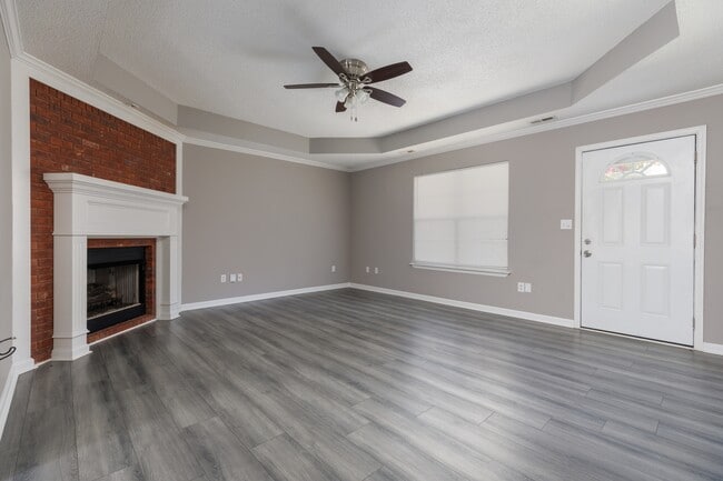 Building Photo - 323 Willow Oak Dr