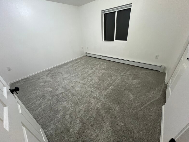 Main bedroom - 1794 S Mack Dr