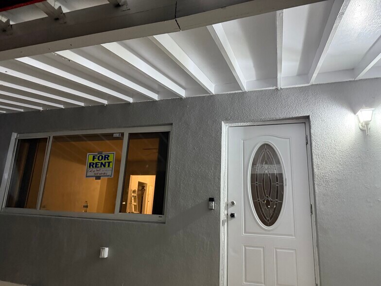 Building Photo - 14065 NE 16th Ave