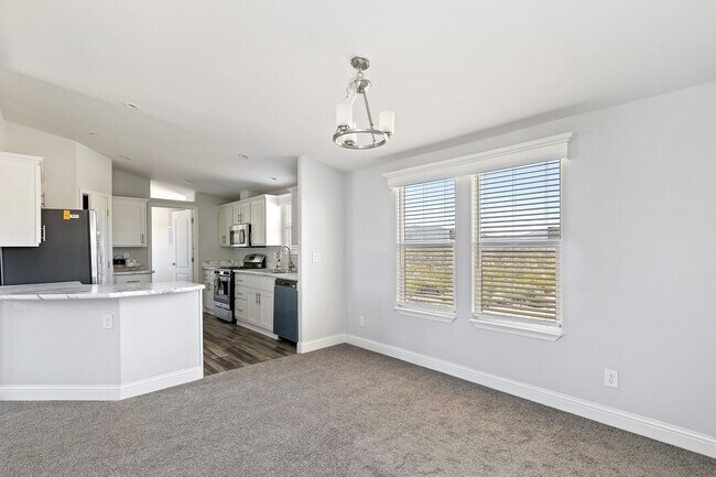 Building Photo - 60661 Chalet Dr