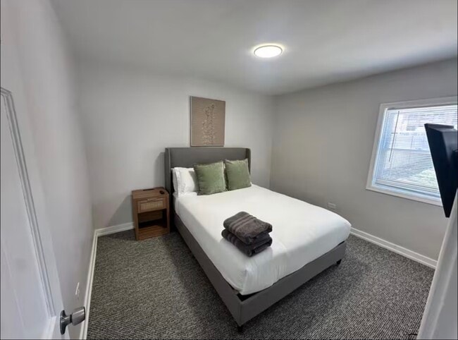 Building Photo - 1830 White St