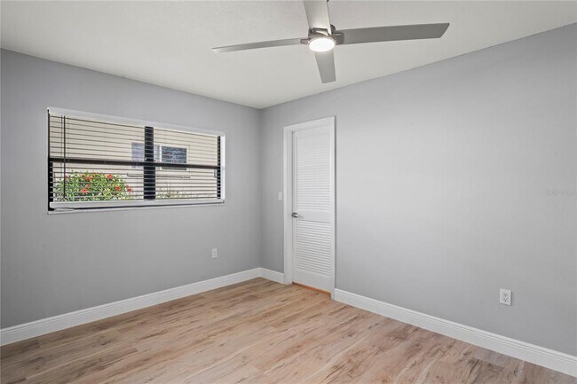 Building Photo - 8312 Roxboro Dr