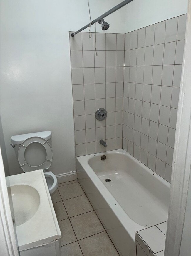 Building Photo - 2710 W Franklin St