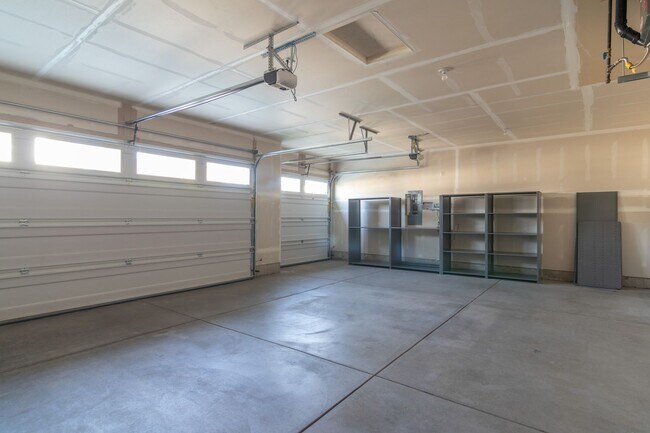 Building Photo - 3 Bed 2 Bath Single Level Morning Side Val...