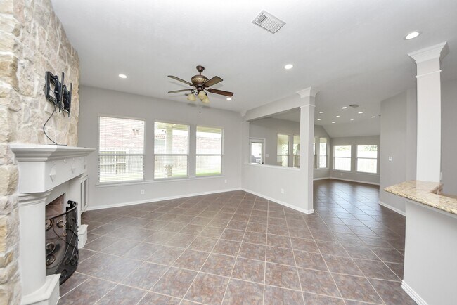 Building Photo - 18403 Sierra Falls Ct