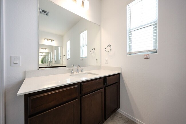 Building Photo - 3 Bedroom + Den and Loft in Aloravita Community