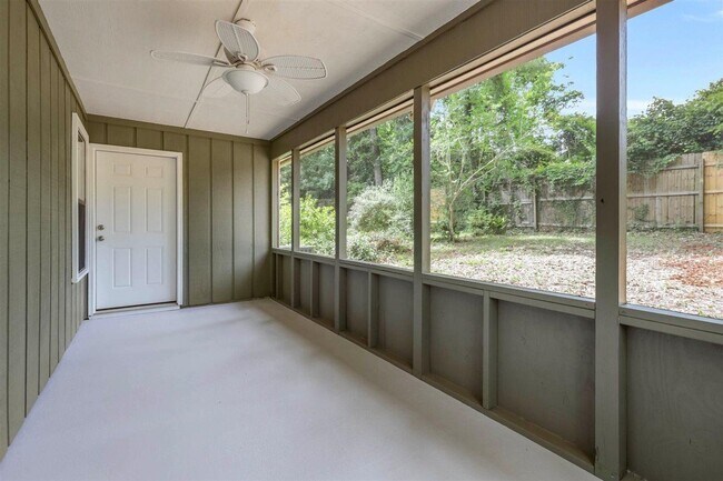 Building Photo - 2556 Panther Creek Rd