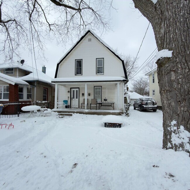 Building Photo - 2143 Palace Ave SW