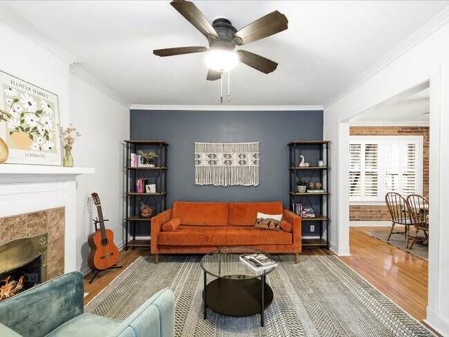 Building Photo - Cap Hill Beautiful 2 Bed Charming and Light Filled condo in the Blenheim