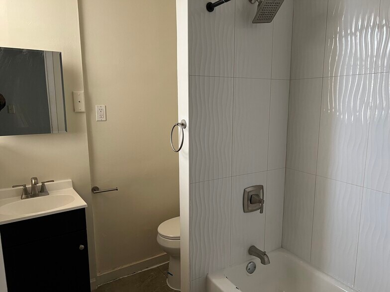 Bathroom - 15 William St