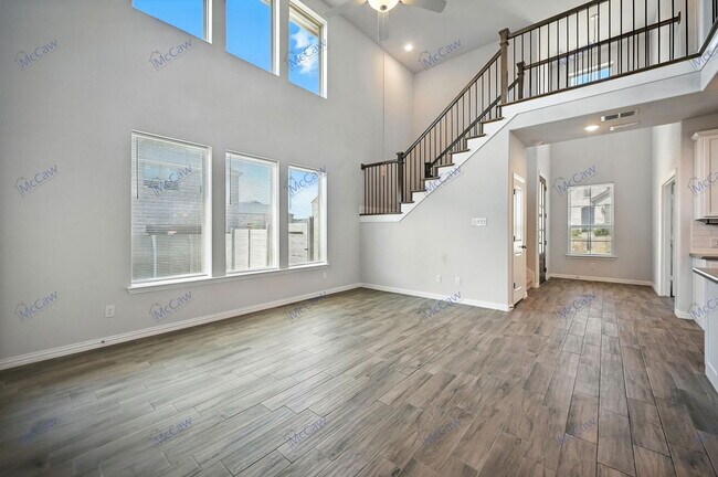 Building Photo - 700 Parkside Dr