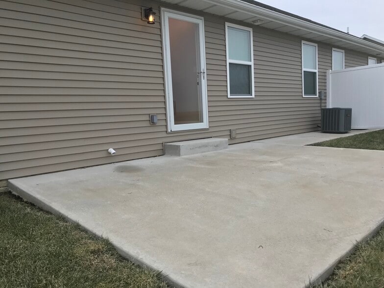 Patio off master bedroom overlooks Goodfield park. - 109 Scenic Dr