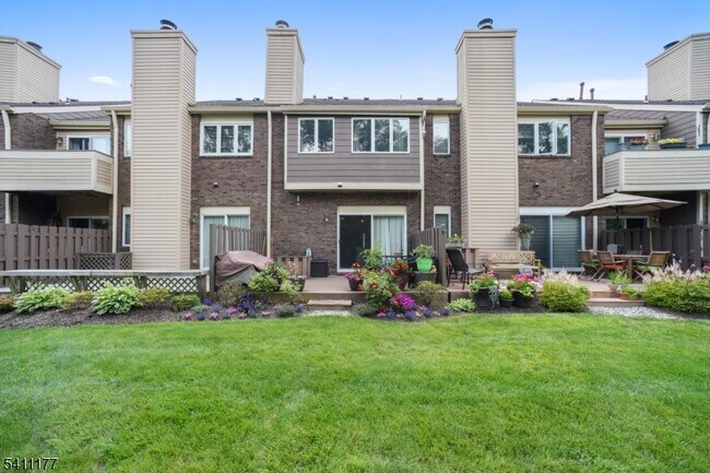 Building Photo - 140 Kingston Ct