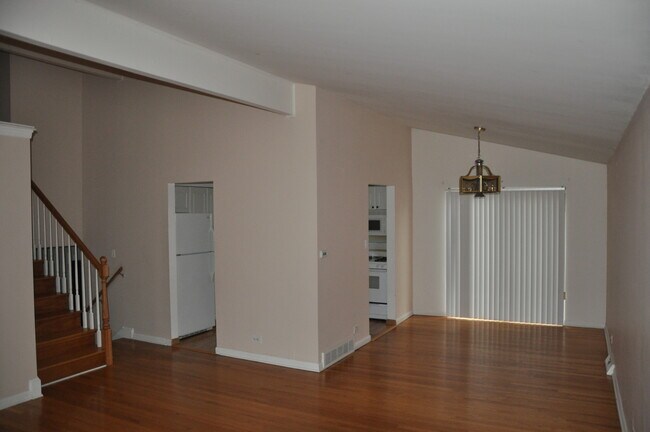 Building Photo - 504 Michael Manor