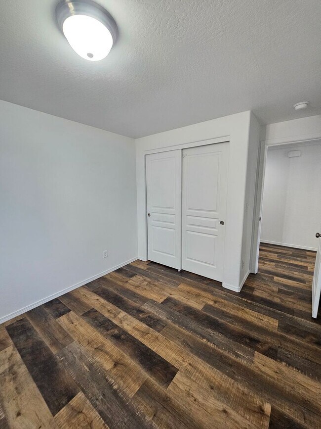 Building Photo - Three Bedroom Home
