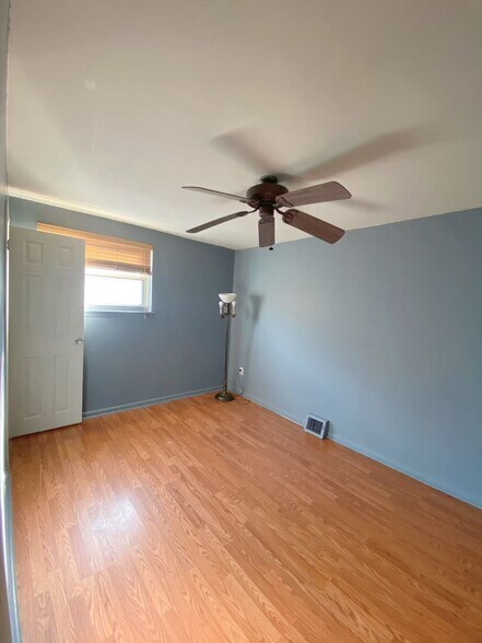 Building Photo - 2867 Walnut Hill St