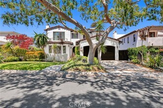 Building Photo - 221 Vía Alameda