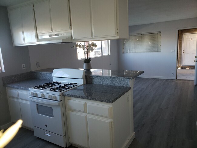 Building Photo - 1308 W 225th St