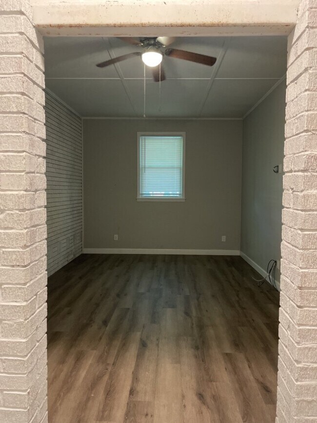 Building Photo - 113 Owens Cir