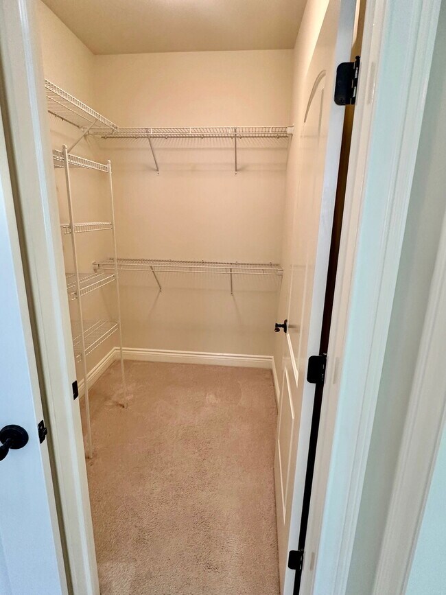 Building Photo - Madison Avenue, Park Ridge, NJ 07656 - 2 BR 2 BA condo