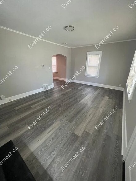 Building Photo - 3549 Hazelhurst Ave