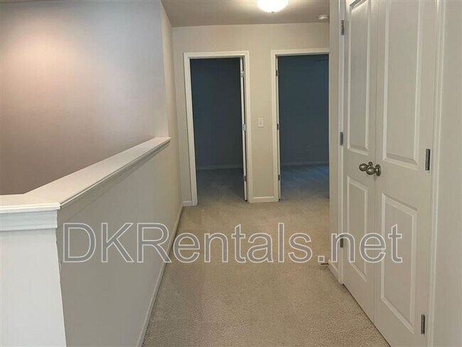 Building Photo - 1809 Parkades Path