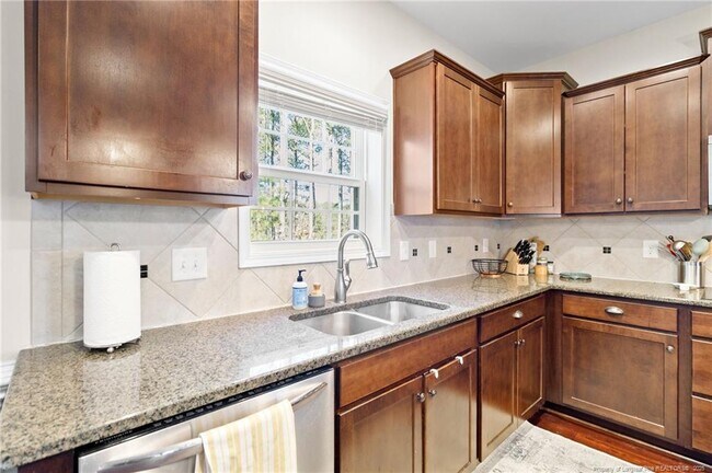 Building Photo - 597 Micahs Way N
