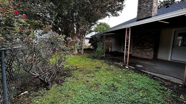 Building Photo - 1025 Cloverdale Ln