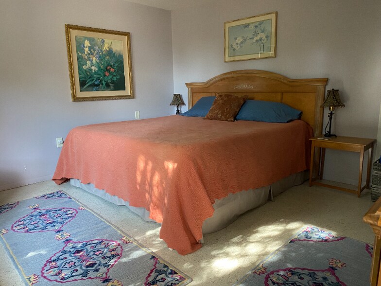 Building Photo - 1620 Manor Rd