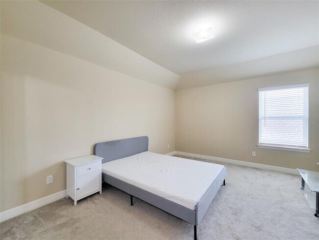Building Photo - 3430 Hughes Mdw Wy