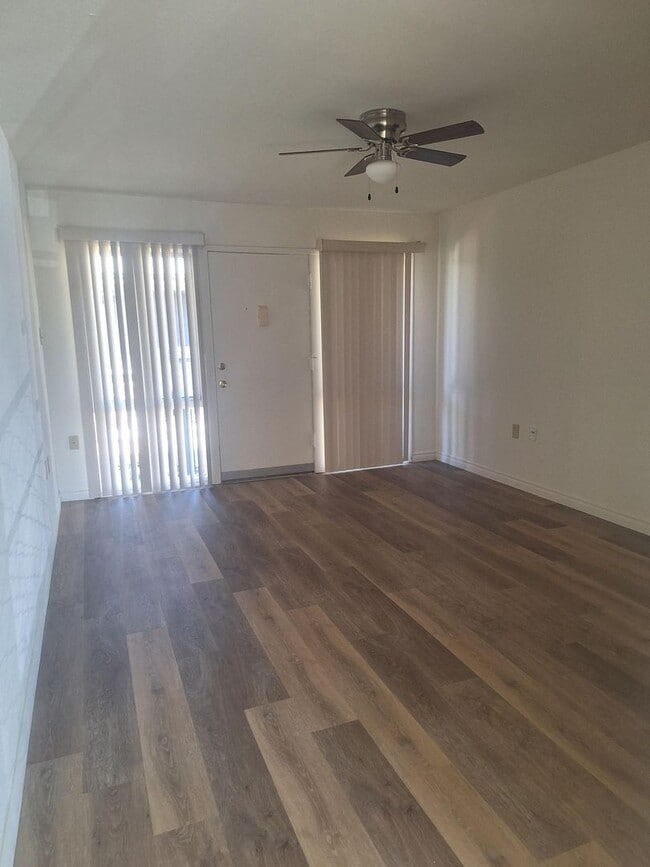 Building Photo - 3820 Merrimac Ave