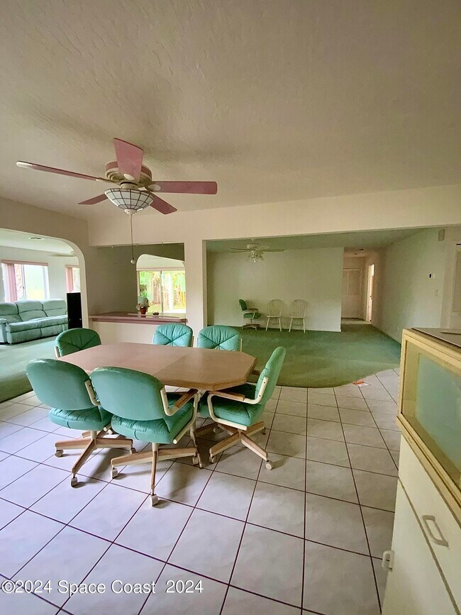 Building Photo - 190 Richards Rd